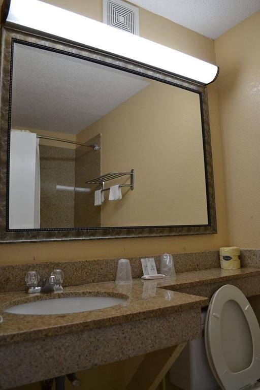 Americas Best Value Inn Smithfield Esterno foto
