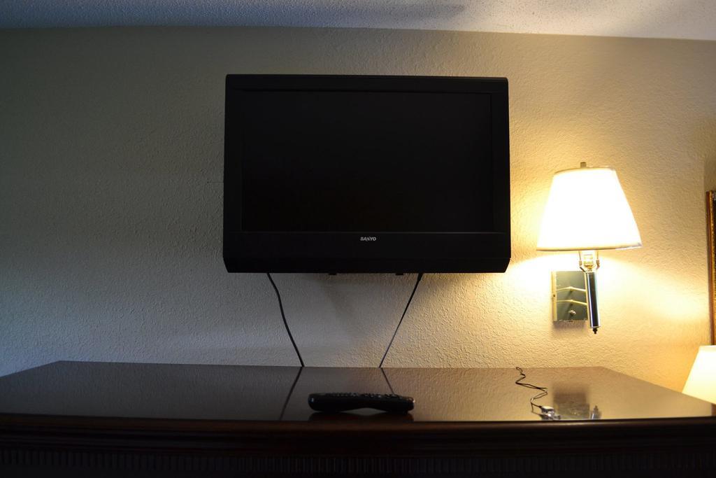 Americas Best Value Inn Smithfield Esterno foto