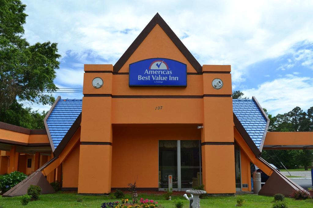 Americas Best Value Inn Smithfield Esterno foto
