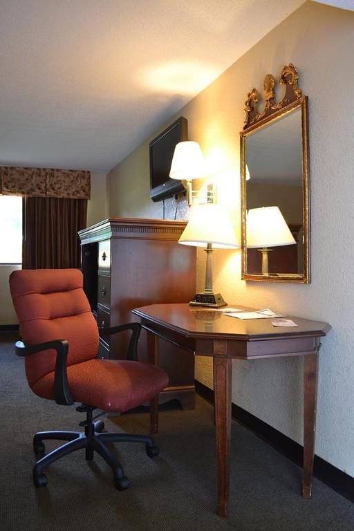 Americas Best Value Inn Smithfield Esterno foto