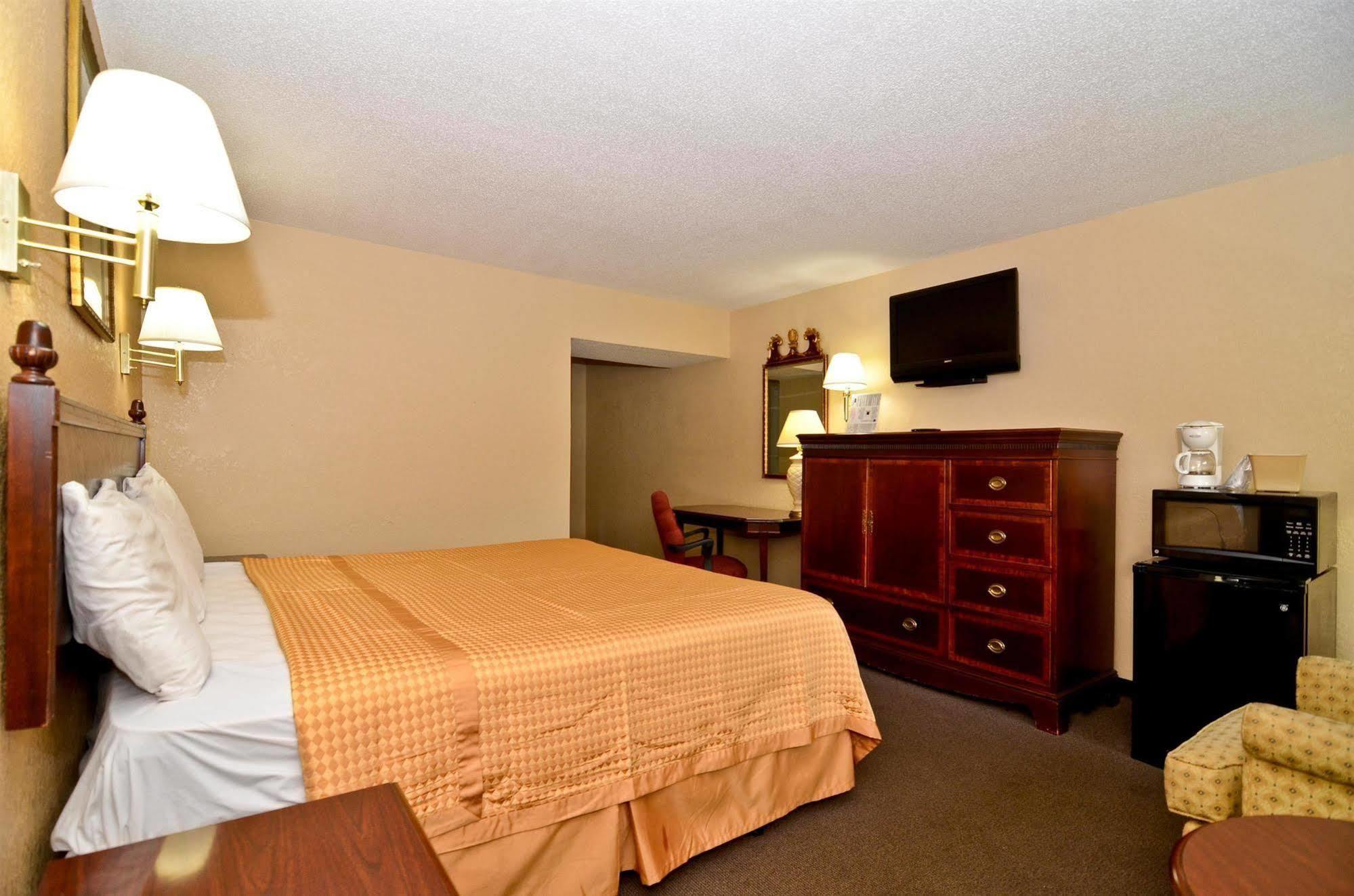 Americas Best Value Inn Smithfield Camera foto